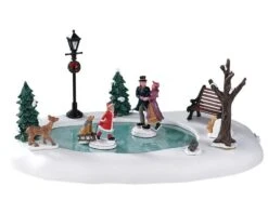 LEMAX - Victorian Skaters